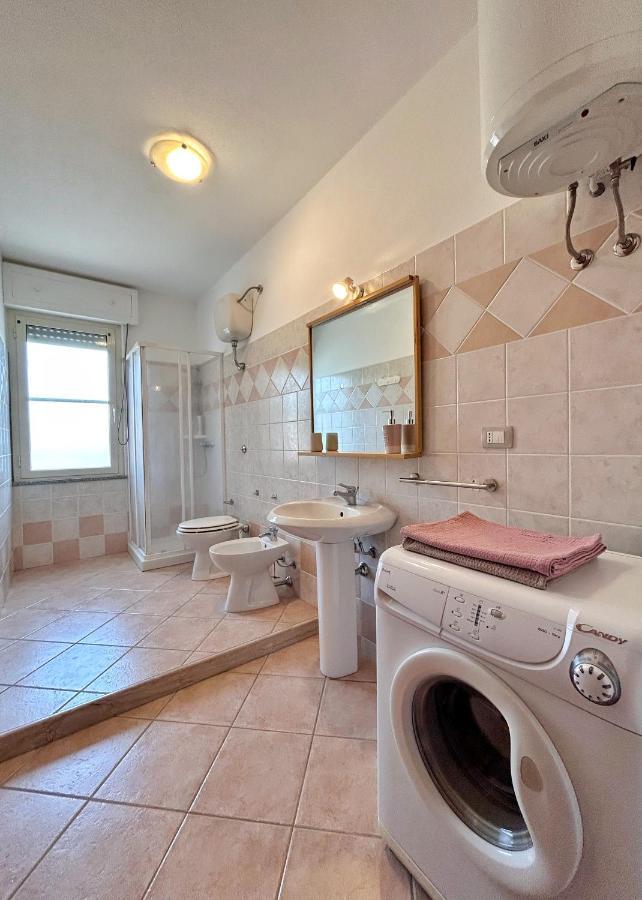 Zefiro Apartment Cabras Bagian luar foto