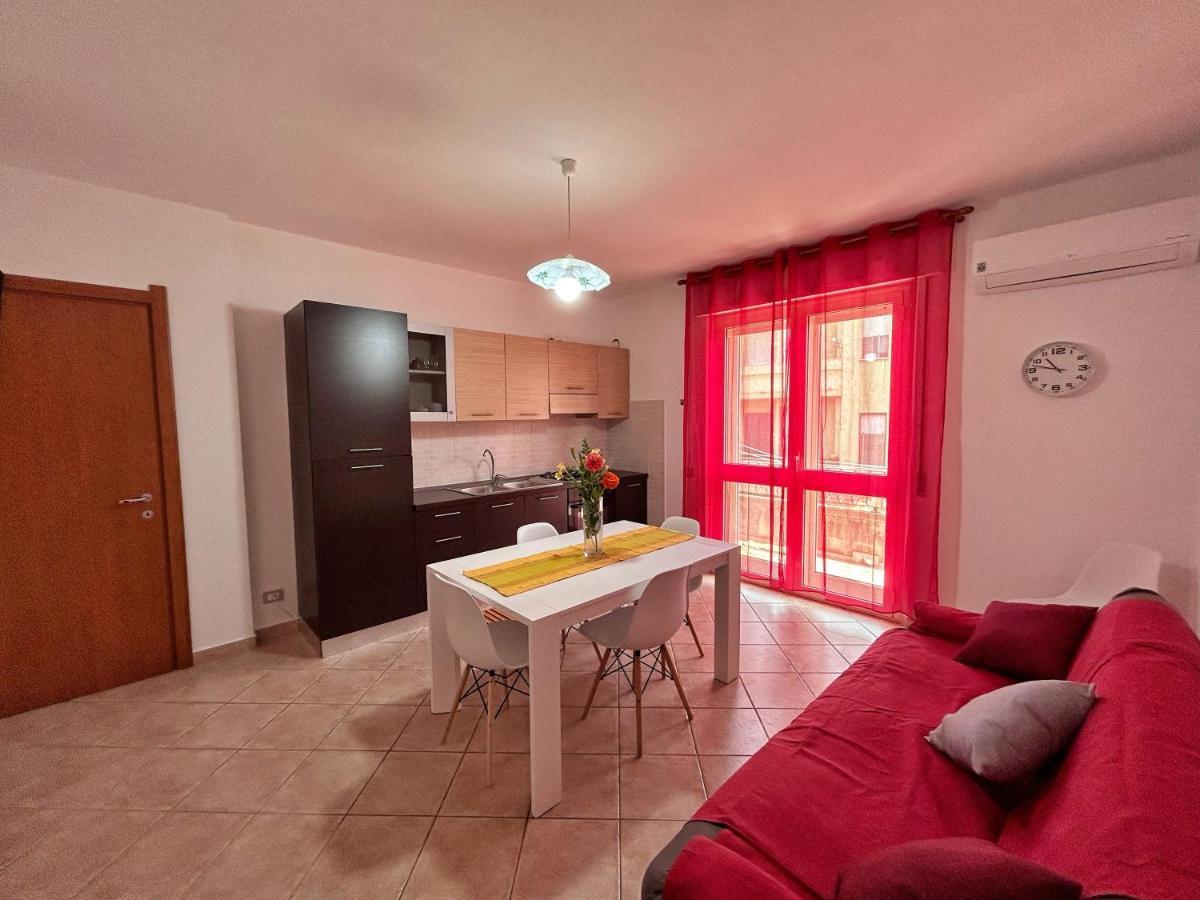 Zefiro Apartment Cabras Bagian luar foto